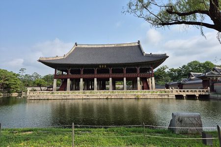 Layover tour to Seoul Gyeongbokgung Palace and key attractions