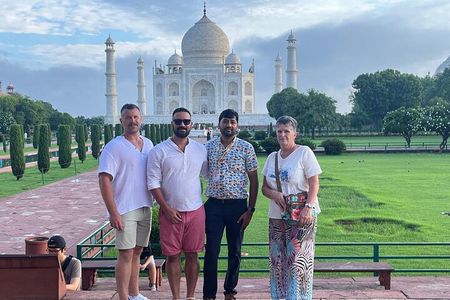 Delhi: Private Taj Mahal & Agra Tour by Gatimaan Express Train