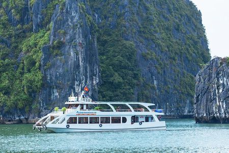 1-Day Ha Long Bay With Cave, Kayak & Swim – Alova Premium Cruise