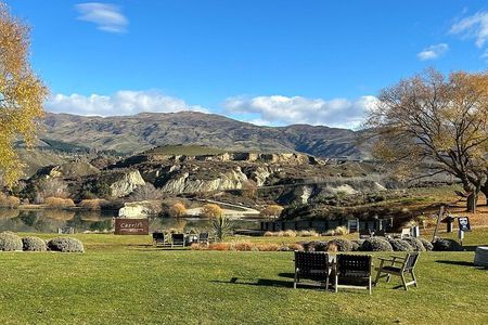 Explore Bannockburn Wineries & Private Wine Retreat by eBike