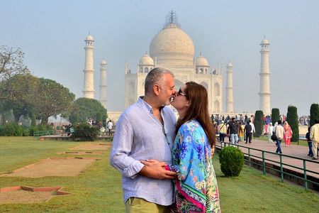Private Luxury Taj Mahal Day Tour from Delhi-All Inclusive