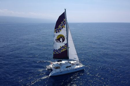 Kona Luxury Catamaran Yacht Snorkel & Sail