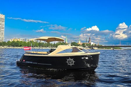 Private Boat Tour experience in Riga (City Canal and Daugava)