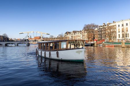 Amsterdam: 1.5-Hour Cozy Morning Breakfast Canal Cruise