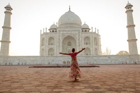 Taj Mahal & Agra Tour from Bengaluru with Return Flight