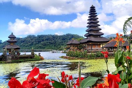 Tanah Lot and Ulun Danu Bratan Temple - Private Guided Tour