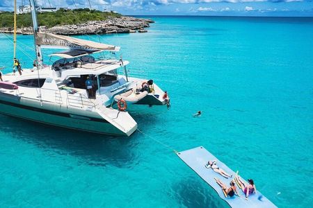 5 Hour Luxury Catamaran Day Sail in Sint Maarten on The Phoenix
