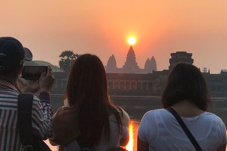 Angkor Temples Highlights: 2-Day Private Tour with Sunrise