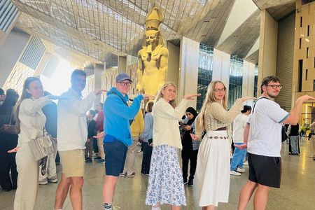 Private VIP Tour : Giza Pyramids, Sphinx & Grand Egyptian Museum 