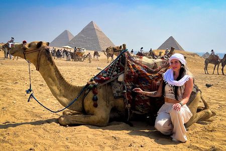 Giza Pyramids, Memphis and Sakkara with lunch Private Tour
