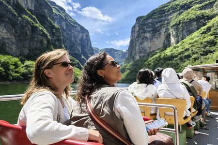 Private Day Tour to Longqing Gorge and Dingling at the Ming Tombs with Lunch and Boat Ride