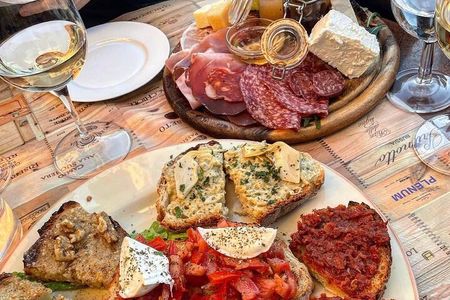 Trastevere + Jewish Ghetto Food and Wine Walking Experience