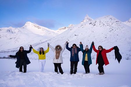 Tromsø: Fjords & Beaches Tour with campfire and Arctic food