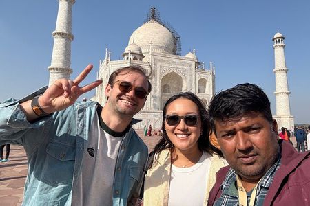 Agra: Taj Mahal Private Tour with Entry Tickets and Guide