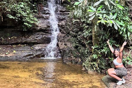 Hiking in the Tijuca Forest : Waterfalls and Caves