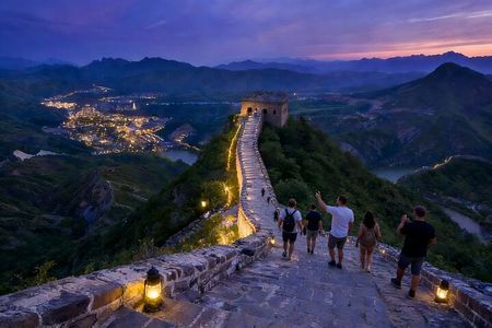 Private Night Tour to Gubei Water Town and Simatai Great Wall with Cable Car