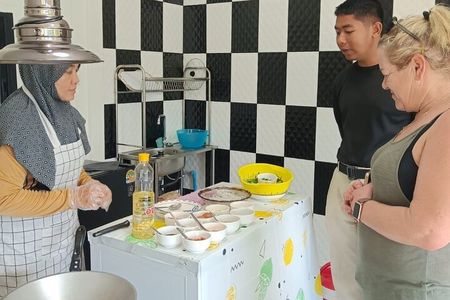 Cooking Demo, Bamboo Raft, Daily Market Guided Walk and Fruit 