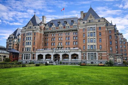 Victoria City Highlights: Chinatown, Craigdarroch Castle (1-6pax)