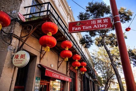 Victoria City Highlights: Chinatown, Craigdarroch Castle (1-6pax)