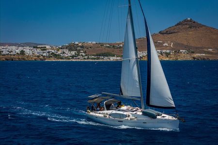 Private Full One-Day Tour Naxos & Heraklia SY AGERAS