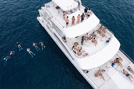 Premium Snorkel Catamaran Cruise in Los Cabos