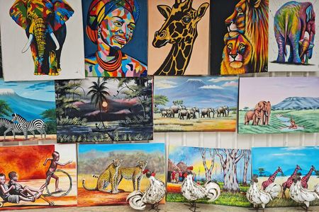 Private Cultural Souvenir Shopping and Giraffe Centre Tour