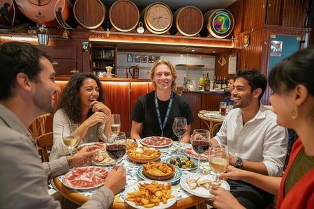 Night Tapas Walking Tour in Barcelona Modernist Area with Small Group and Dinner