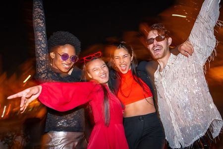 Colosseum Viewpoint Pub Crawl with Pizza and Drinks