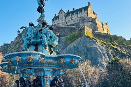 Edinburgh Private Day Guided Tour in a London Black Cab 