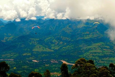 Private Tour: Coffee Village + Paragliding Flight from Medellin