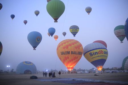 Shared Luxor Day Trip with Sunrise Hot Air Balloon from Hurghada