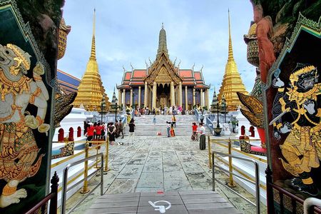 Private Tour to Grand Palace with Pho and Arun Temple