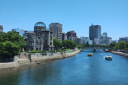 Hiroshima Peace Memorial and Miyajima 1 Day Tour with Local