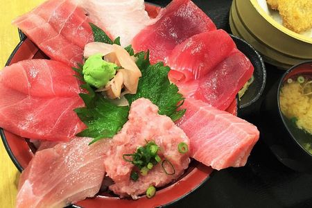 Shizuoka: Shimizu Port Food & Bar Hopping Tour