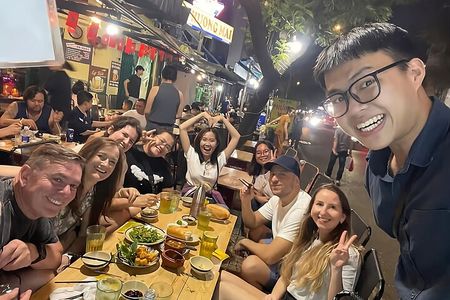 Ho Chi Minh City: Local Food Tour by Scooter with Vegan Option