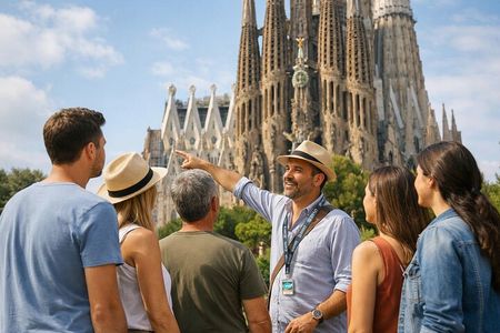 Sagrada Familia & Barcelona Small Group Tour with Hotel Pick-up