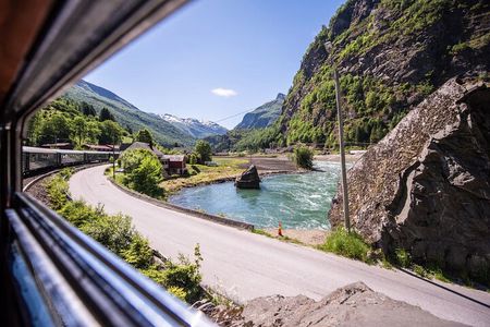 Legendary Flam Railway and UNESCO Fjord Cruise from Gudvangen