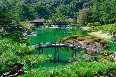 Kagawa: Takamatsu Ritsurin Garden Guided Tour