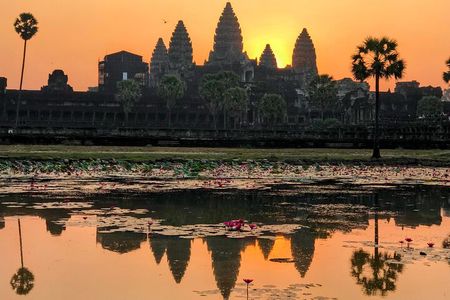 Angkor Wat Sunrise by Vintage Jeep – Private Tour