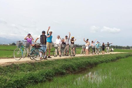 Half-day Hoi An Countryside Bike Tour and Basket Boat with Lunch
