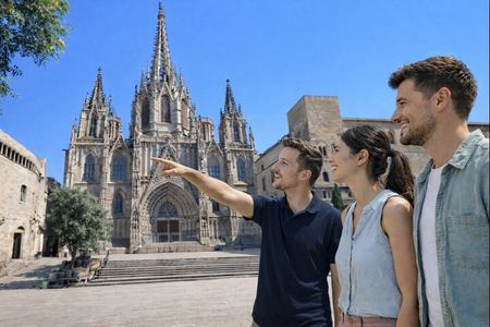 Barcelona Best Views: Old Town, Cable Car and Montjuic Castle