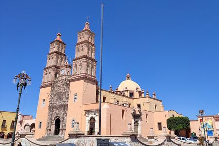 Private Tour to Atotonilco and Dolores Hidalgo from San Miguel