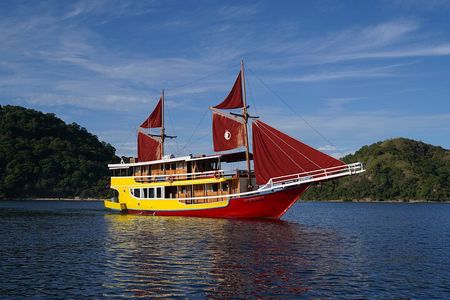 Labuan Bajo - Komodo Sailboat Multi Day Tour Package