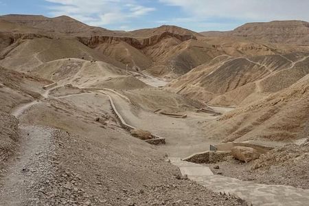  luxor Full Day:Explore Valley of Kings,Queens, Hatshepsut &More 