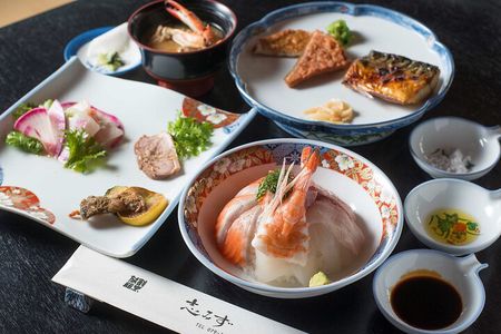From Kyoto: Premium Seafood Course Lunch on Himeji Hidden Island