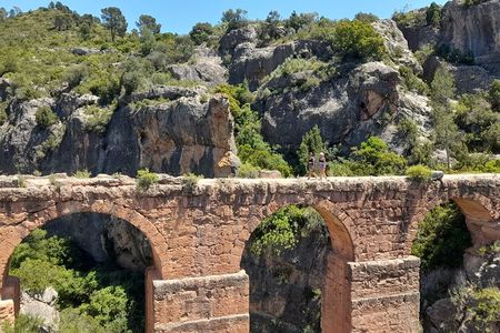 Hike to the Roman aqueduct Peña Cortada