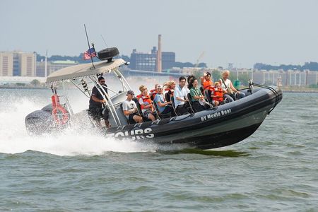 PRIVATE Manhattan Speedboat Tour - Up to 12 passengers
