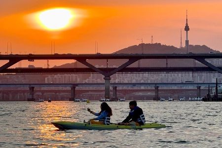 Stand Up Paddle Board (SUP) and Kayak Activities in Han River