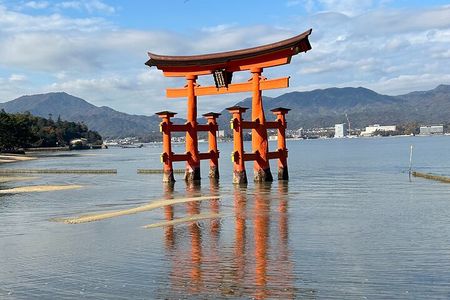 Hiroshima and Miyajima 6 and half Hour Guided Tour