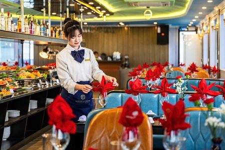 La Casta 5-Star Ha Long Bay Cruise with Local Food and Limousine